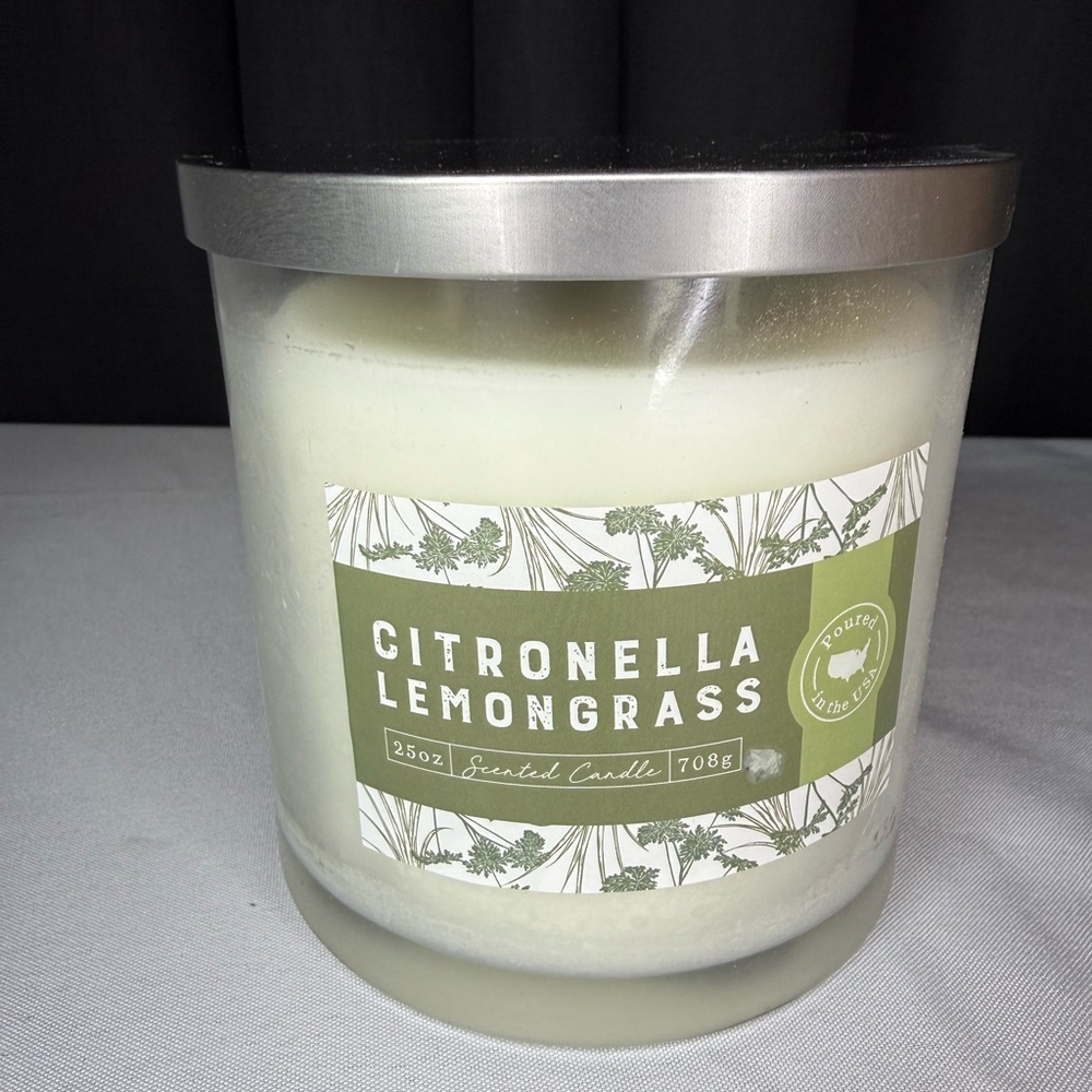 Northern Lights Citronella & Lemongrass Scented Candle. 25 oz - Made In USA! NWT